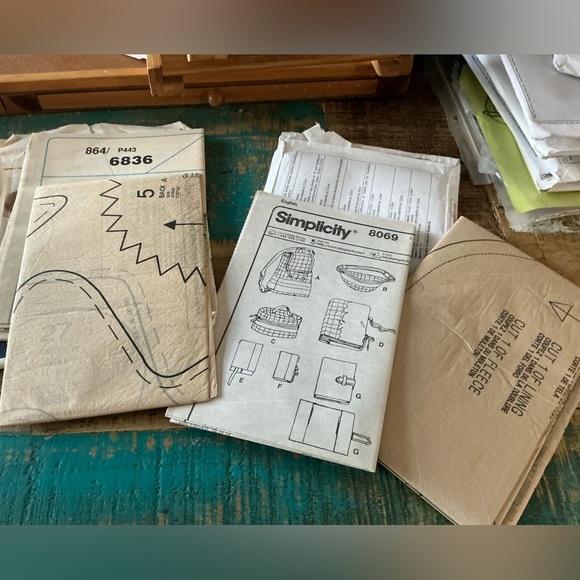 2 Patterns Crafts, Never Cut! McCalls P433 & Simplicity 8069 - Picture 3 of 3